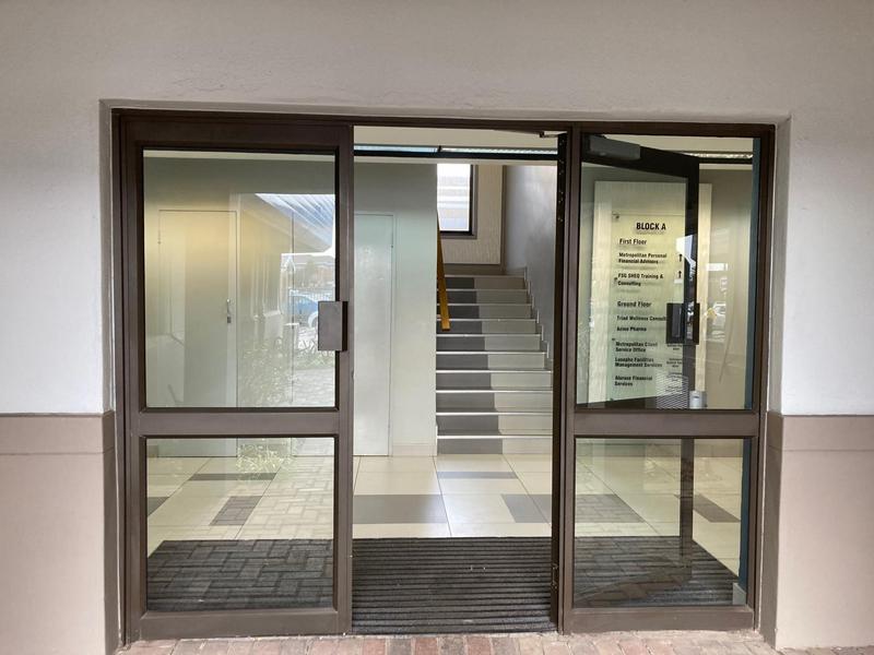To Let Commercial Property for Rent in Newton Park Eastern Cape